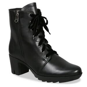 Munro Lace Up Brittie Combat Boots Black Leather Block Heel Women's Size 8M NWOT